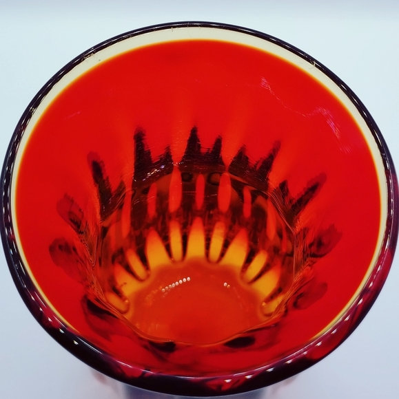 Vintage Amberina Small Flutted Vase With Cadmium (It Glows In UV Light) - Picture 3 of 11